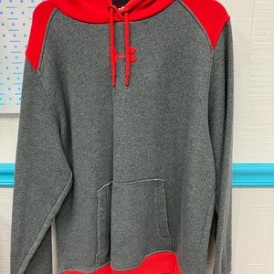 UndER ArmOUR Grey &
RED SWEATSHIRT